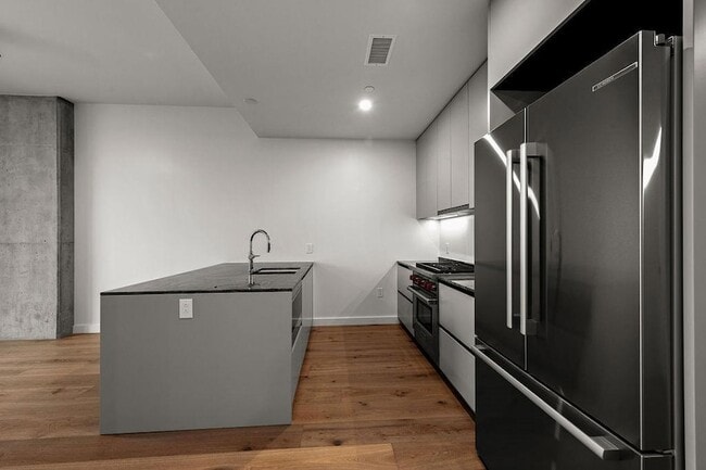 Photo - 610 Davis St Unidad 3310
