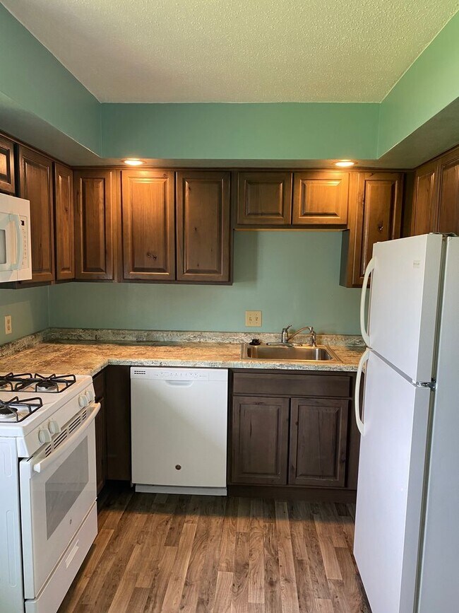 Photo - TSRE - 02 - 1st St NE Unit 3