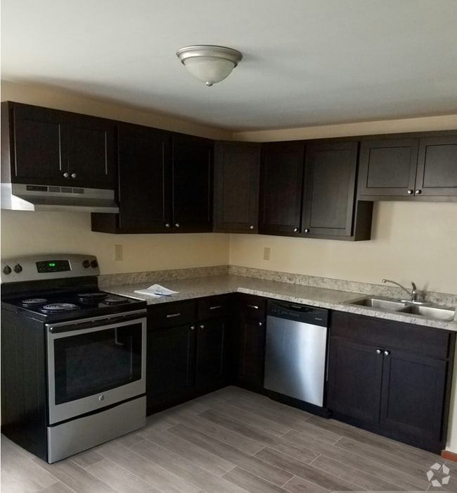 Building Photo - 500 S Depeyster St Rental