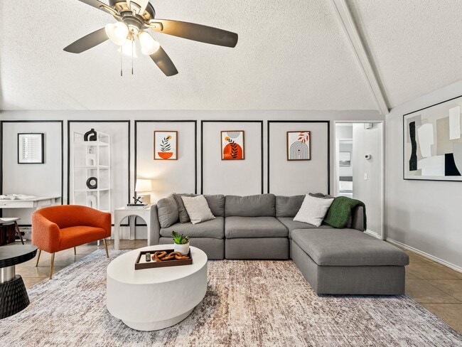 Photo - 1113 Roaring Springs Dr