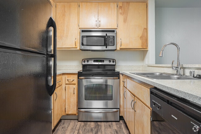 1BR, 1BA - 640SF