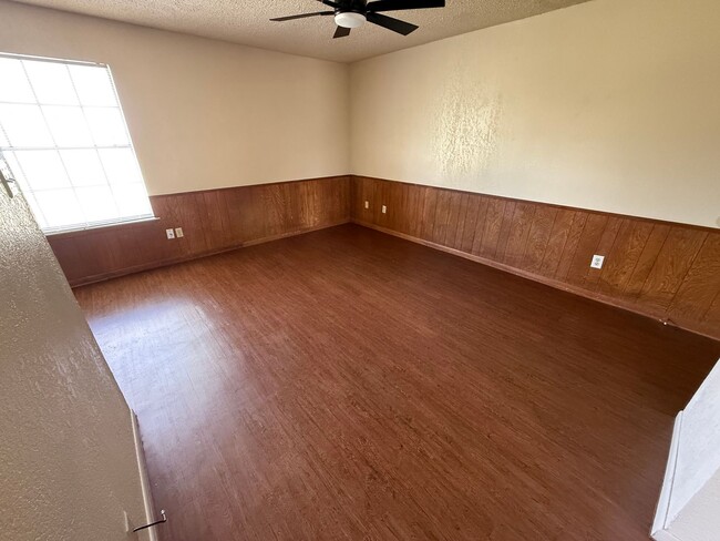 Photo - 1700 Kirk Ave Unit Apt 206