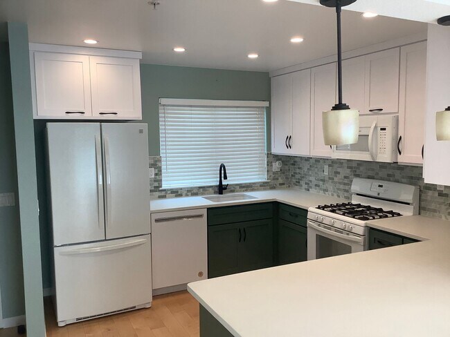 Photo - Updated 2 bedroom, 2 1/2 bathroom townhouse in downtown Sebastopol