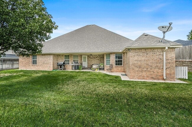 25 Carnoustie Ln