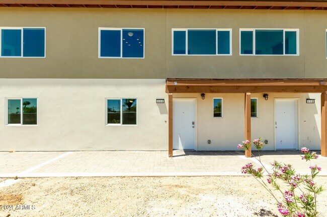 Photo - 4911 West Myrtle Ave