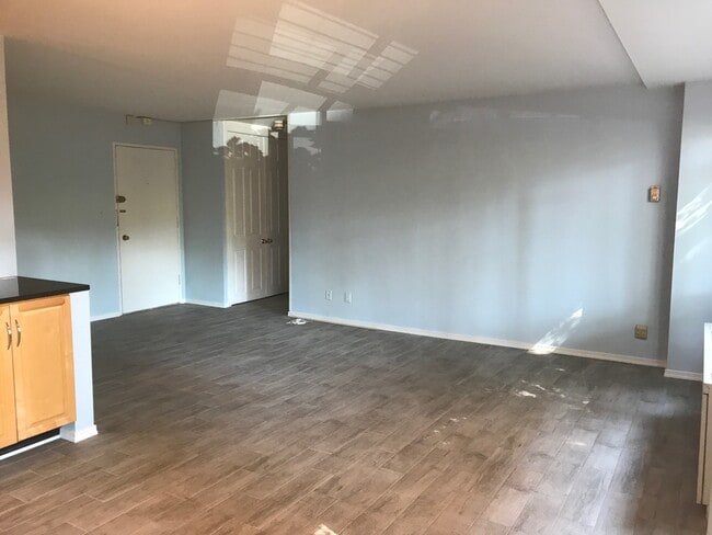 Photo - 1545 18th St NW Unidad 110