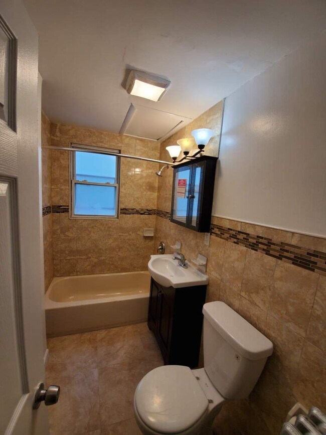 Photo - 124 E 32nd St Unidad 1