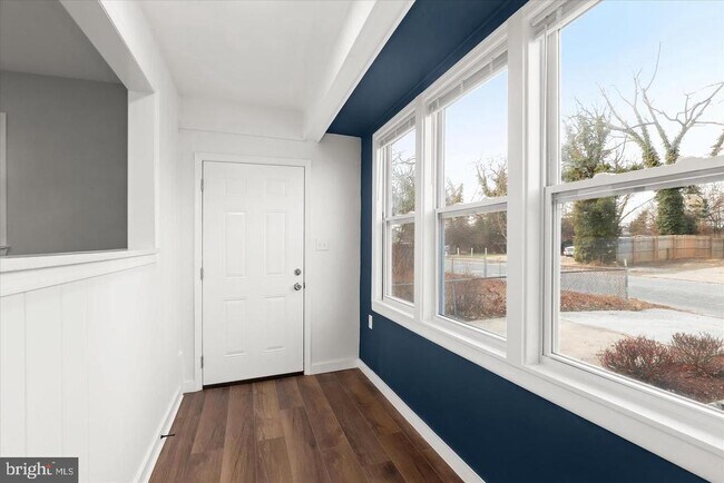 Photo - 517 Winters Ln