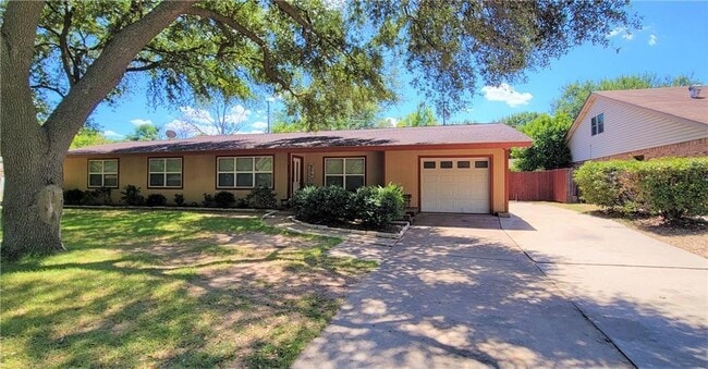 Photo - 403 San Jacinto Dr
