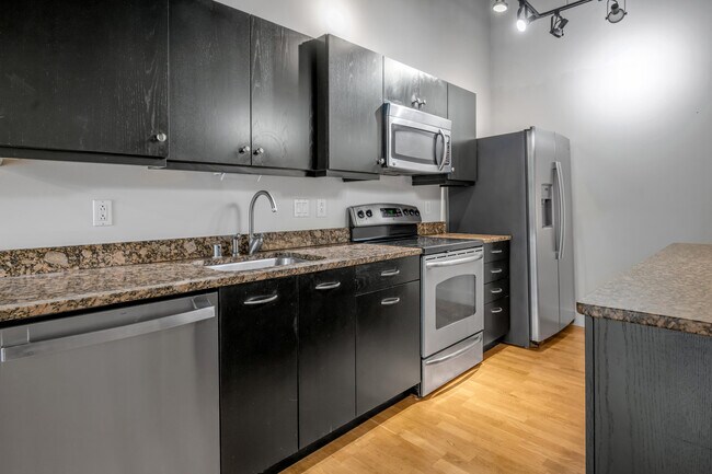 350 E Short St Unit 211