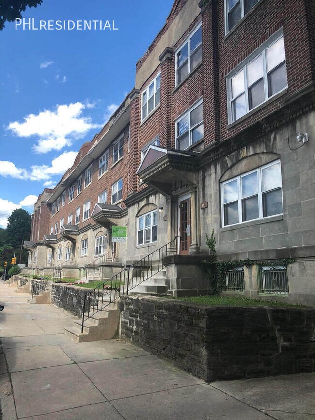 Photo - 406 W Walnut Ln Unit 2b