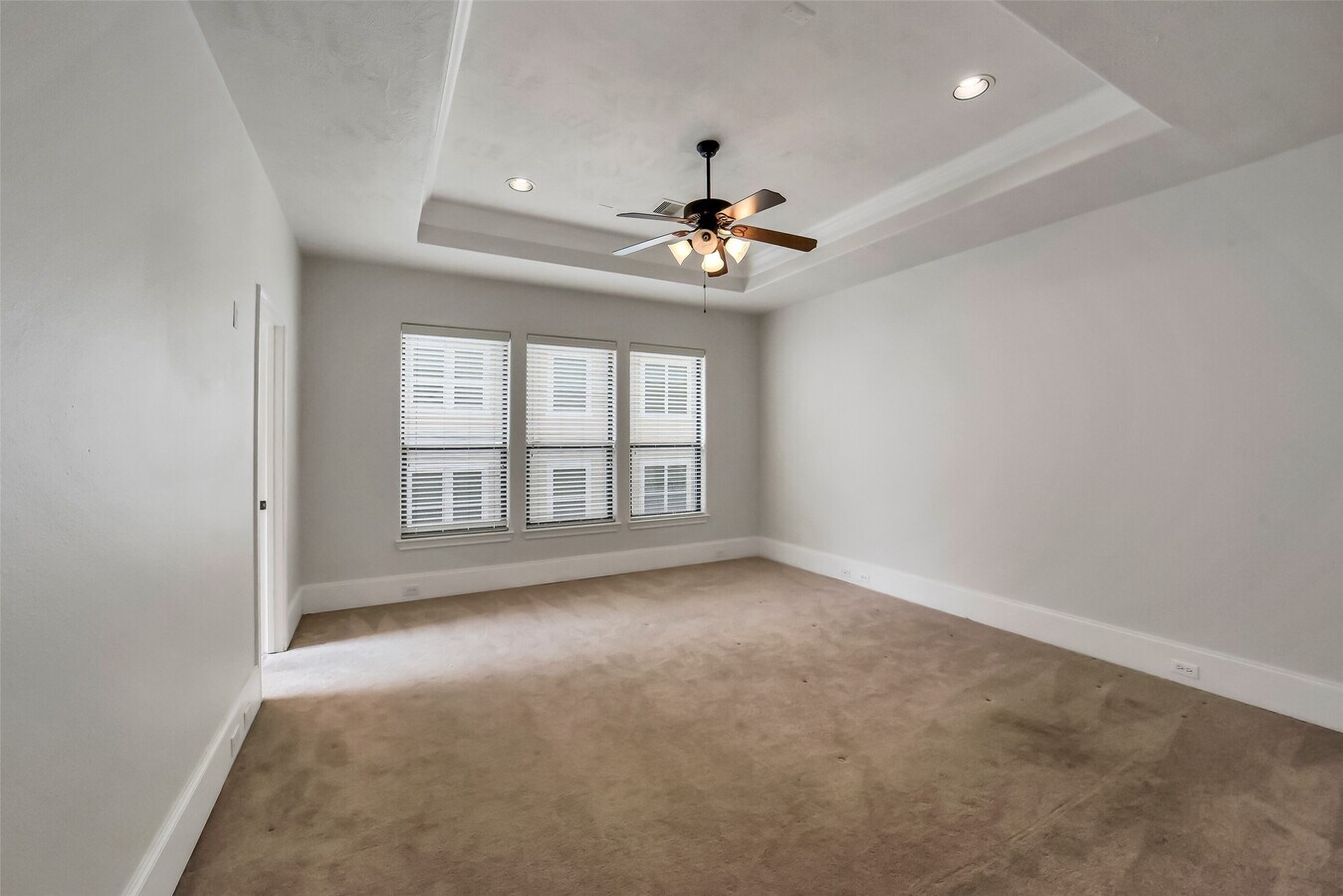 Photo - 1335 Studer St