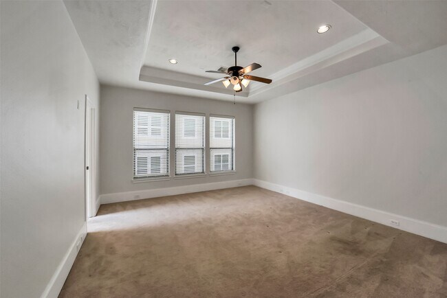 Photo - 1335 Studer St