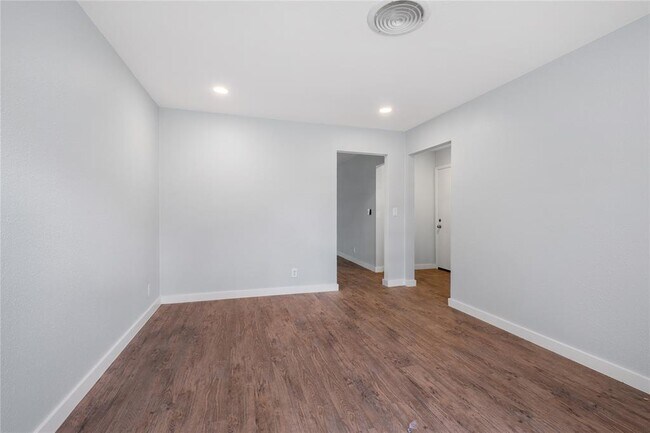 Photo - 5504 Coventry Ln