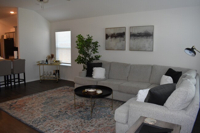 Photo - 515 Ashwood St