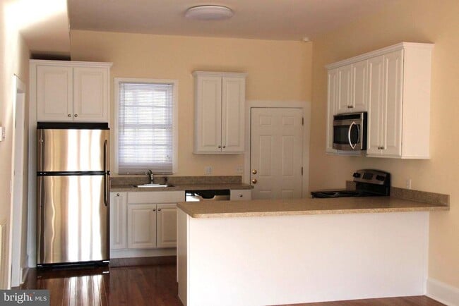 205 Railroad Ave Unit B