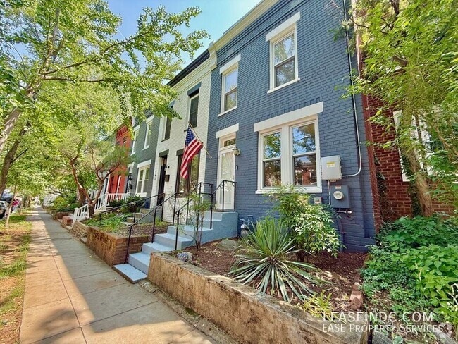 Building Photo - 241 Warren St NE Rental