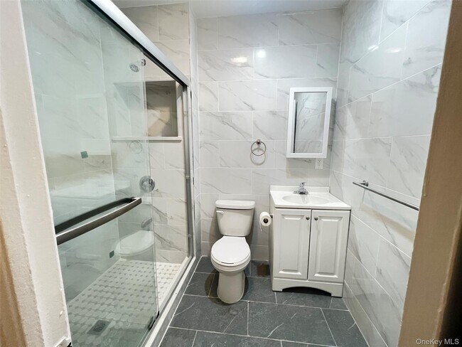 Photo - 30-06 85th St Unidad 2nd Fl