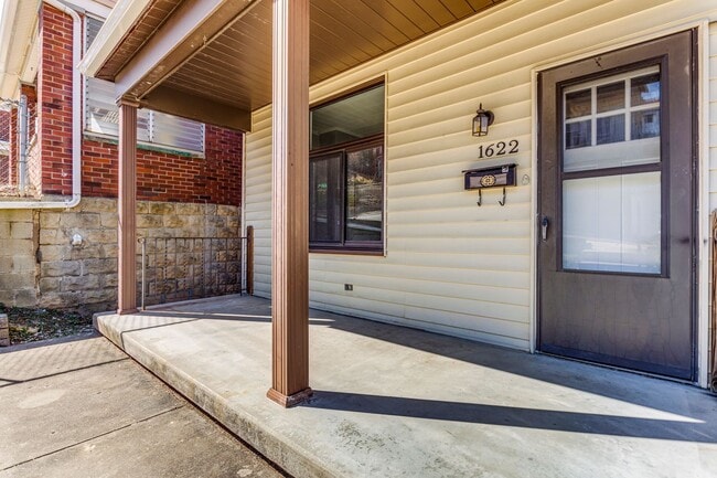 Photo - Updated House for Rent in Carrick!