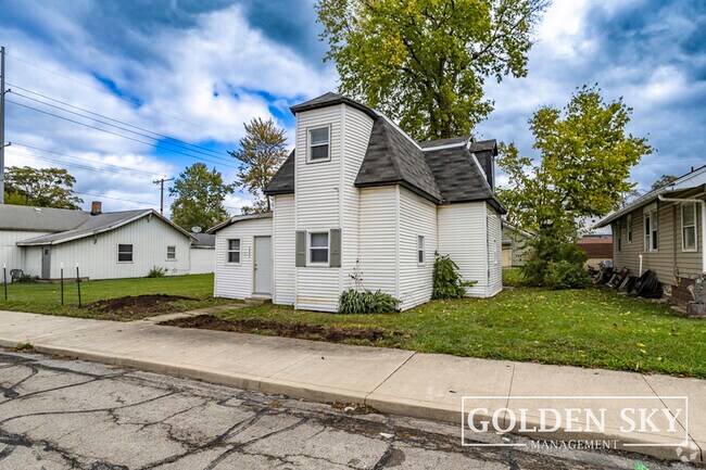 Building Photo - 2806 S Walnut St Rental