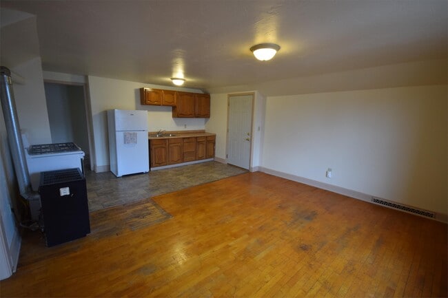 610 W 9th Ave