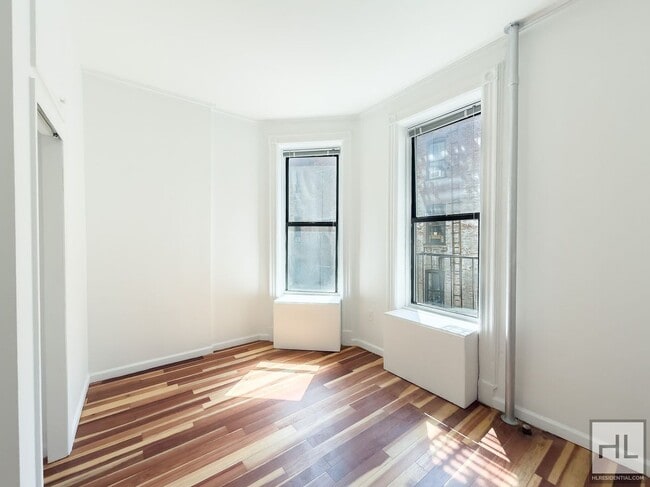 Photo - Massive Fort Greene 3-Bed 1-Bath / In Unit W&D / 2-Blocks to Fort Greene Park Unidad 2A