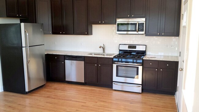 Photo - 2645 N Fairfield Ave Unit 1