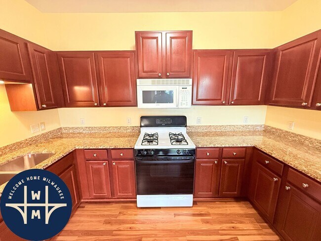6330 W Greenfield Ave Unidad 409