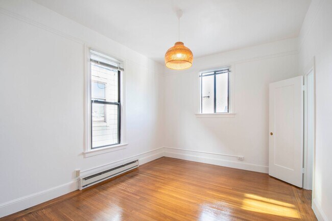 Photo - Union Street - Spacious & Bright Top Floor, Corner Unit Unidad 06