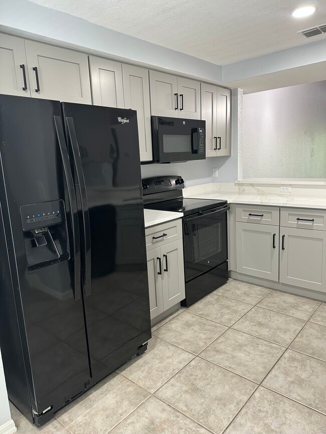 Photo - 9600 Victoria Ln Unit c305