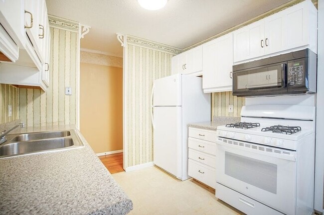 Photo - 261 Regency Park Dr