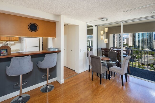 Photo - Keoni Ana in Waikiki - 2 Bedroom 1.5 Bath and 2 Parking Stalls! Unit 1010