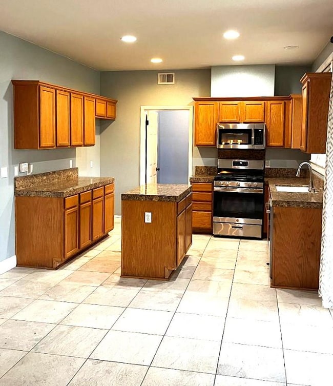 Photo - 730 Tatum Ave