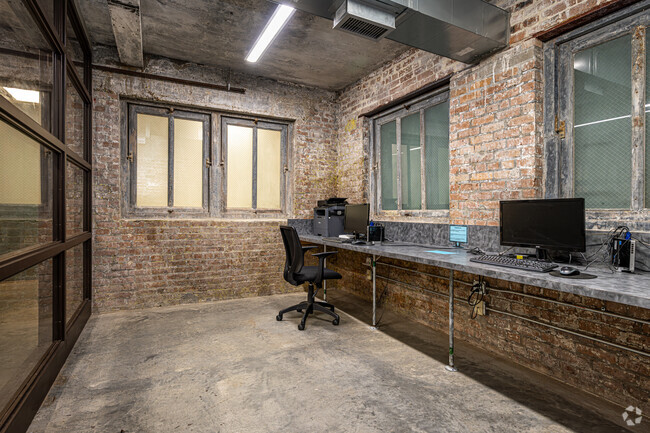 Business Center - McDonogh 16