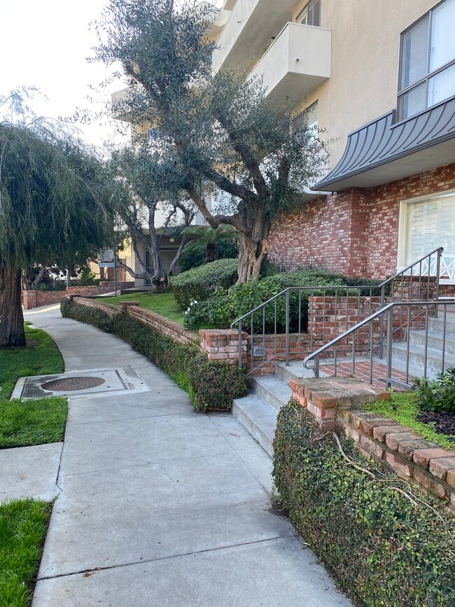 Photo - 10650 Holman Ave Unit 307