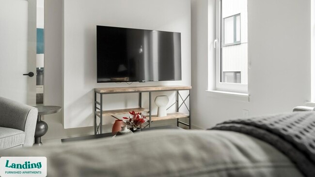 Photo - 2009 N Howard St Unidad 318.1409549