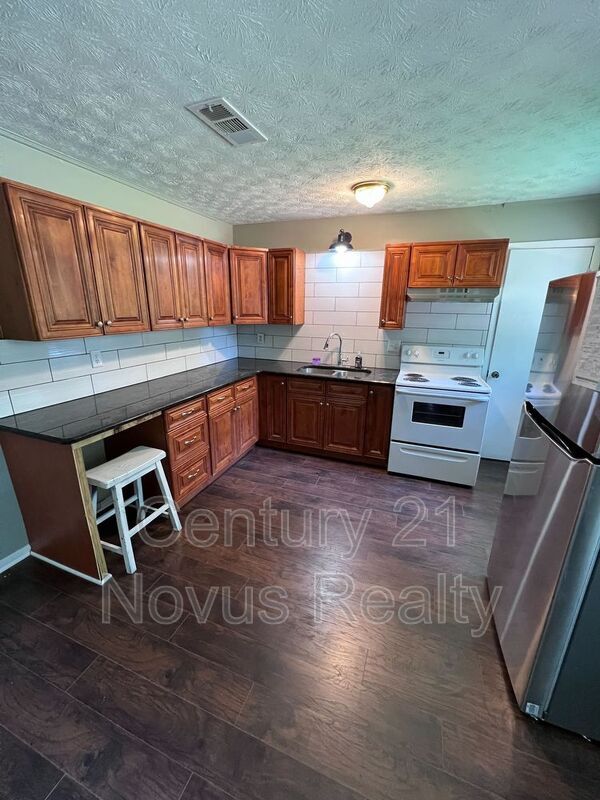 Photo - 2331 Chestnut Log Pl