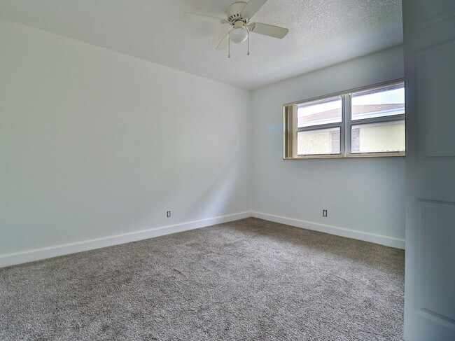 Photo - 1602 N J St
