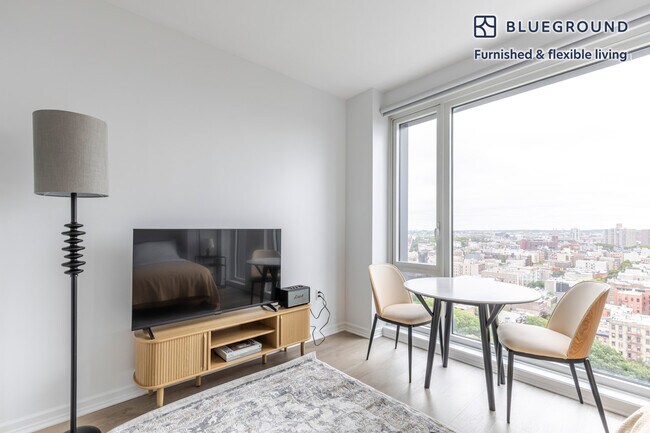 Photo - 275 S 5th St Unidad SI FL15-ID1976