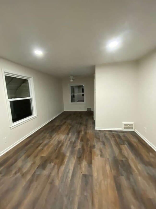 Photo - 1523 Babbitt Rd