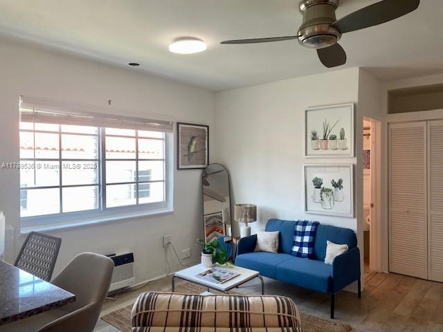 Photo - 1525 Meridian Ave Unit 204
