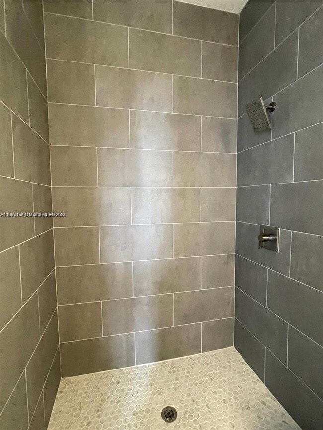 Photo - 932 SW 10th St