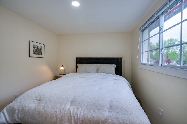 14220 Fallbrook Ln Unidad LL 2