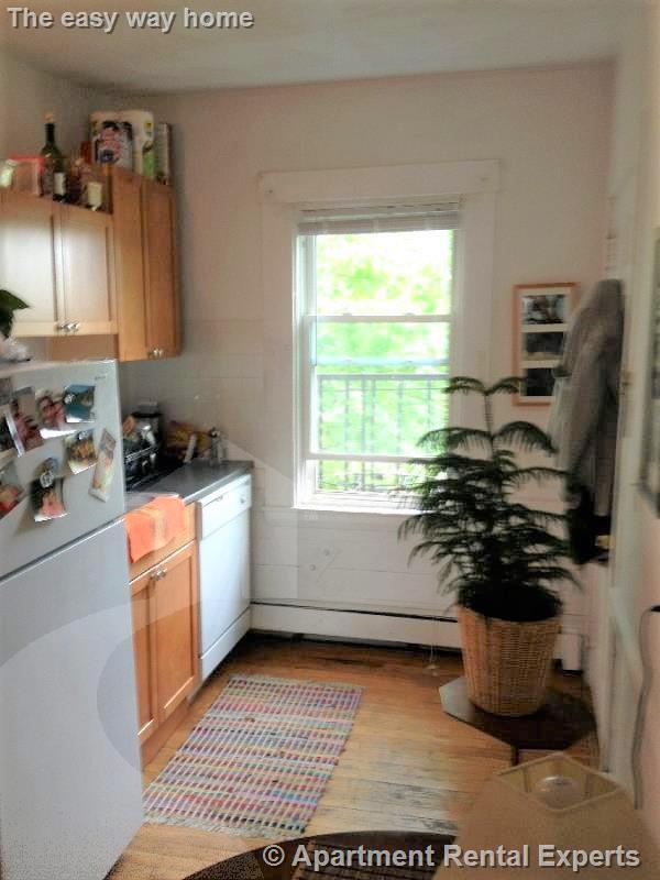 Building Photo - 148 Fifth St Unit #6