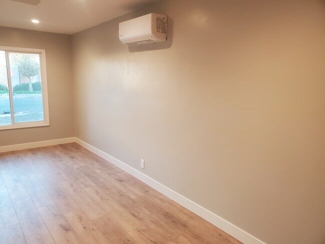 Photo - Beautiful (RENO) Duplex