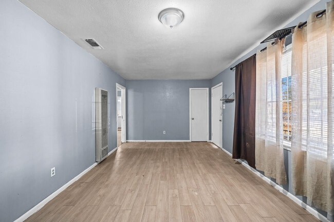 Photo - 3409 E 17th St