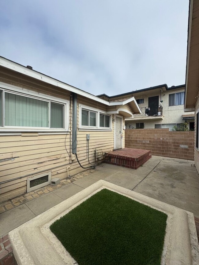 Photo - 550-550 W 20th St Unidad 546