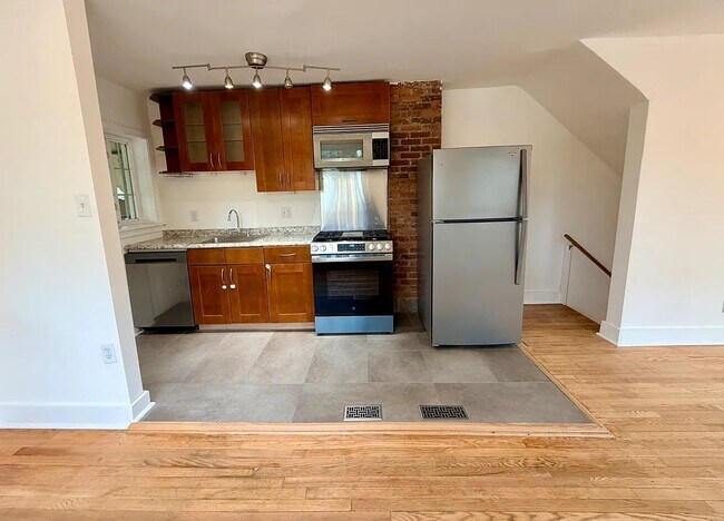 Photo - 1300 Dexter Terrace SE