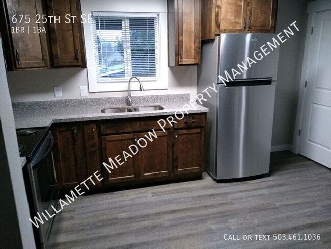 Photo - 675 25th St SE