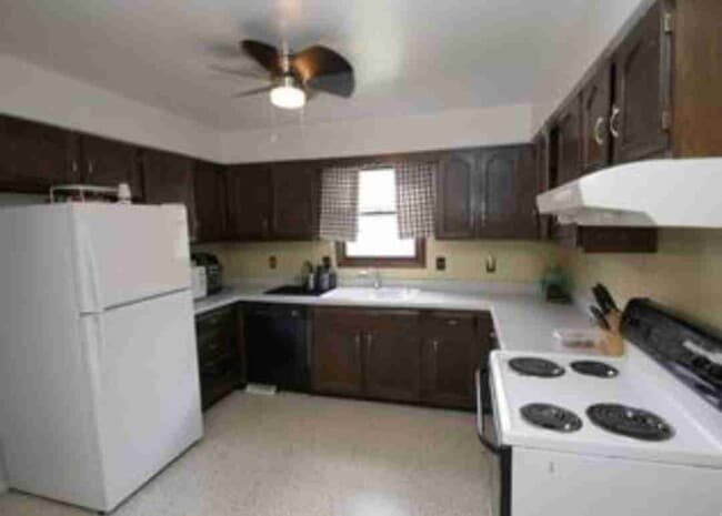 Photo - 401 Georgia Pkwy